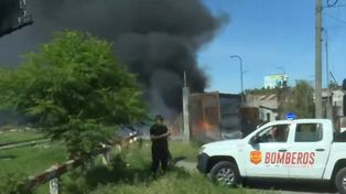 El incendio se desató en un predio ubicado sobre Colombia al 1600.