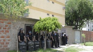 Prisión preventiva para un padre acusado de golpear a su hija y dejarla en terapia