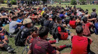 Colón llevó adelante la segunda prueba de jugadores con una multitudinaria concurrencia en el predio 4 de Junio.