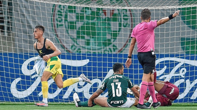 Defensa y Justicia le ganó al Palmeiras en Brasil por 4-3 con gol de Brian Romero en tiempo de descuento