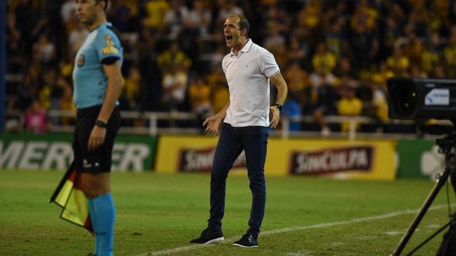 Leandro Somoza no se cansó de dar indicaciones.