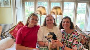 Familia se reencuentra con su perrita, perdida  hace once años