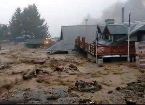 Las lluvias y un alud atentan ahora contra la temporada en Bariloche
