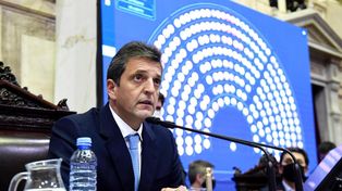 Massa pidió la inmediata suspensión del pornodiputado y lo echó del recinto virtual