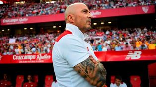Sampaoli dejó Sevilla con una goleada y muchos silbidos