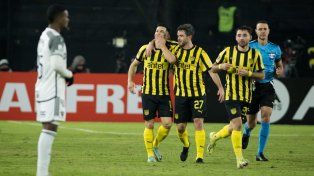 Peñarol festejó y se acomodó en la tabla.