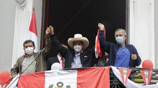 Pedro Castillo salió de su bunker en Lima para celebrar con sus simpatizantes.&nbsp;