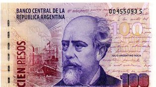 Niegan que no dejen circular los billetes de 100 firmados por Cobos