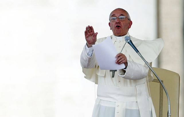 Copias de denuncias y causas judiciales fueron remitidas al Vaticano y el Papa decidió interiorizarse.