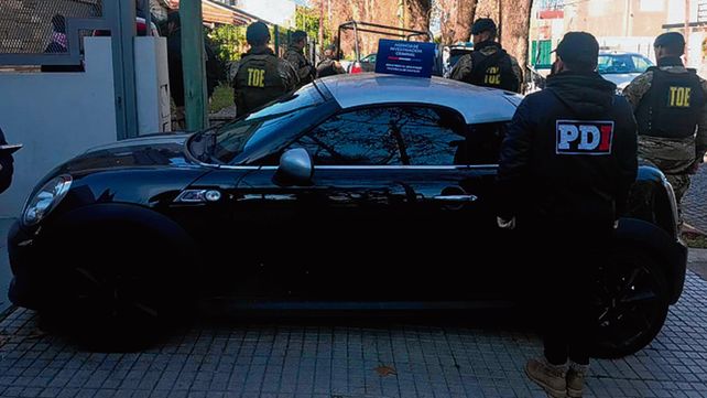 Alta gama. Uno de los veh&iacute;culos incautados en los allanamientos.