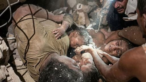 Venezuela: rescatan con vida a madre y sus tres hijos