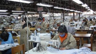El empleo privado en blanco cayó 0,5 % a fines de 2012