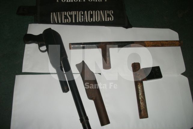Las armas secuestradas  en barrio Yapeyú.