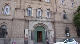 Confirman que ni la docente investigada, ni el alumno, son los del video sexual viral
