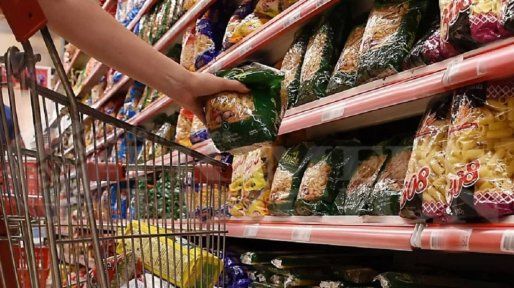 En enero se comió menos carne, se cortaron salidas y se usó la tarjeta