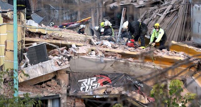 Once personas que quedaron atrapadas en un derrumbe en Buenos Aires est&aacute;n fuera de peligro