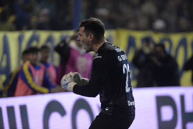 Servio lo grita con alma y vida tras la gran ejecución del penal.