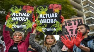 Protestas en la embajada de Brasil en Buenos Aires