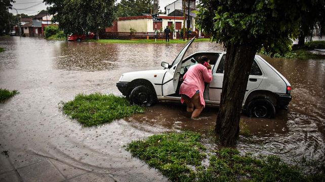 Una intensa precipitación golpeó Mar del Plata: treinta evacuados por los anegamientos