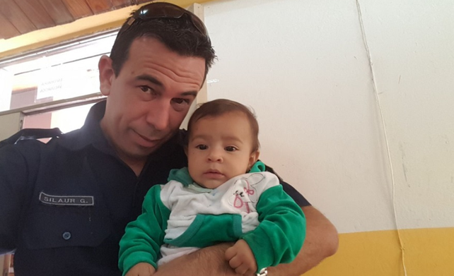 Habló el policía que le salvó la vida a una bebé en Villa Urquiza