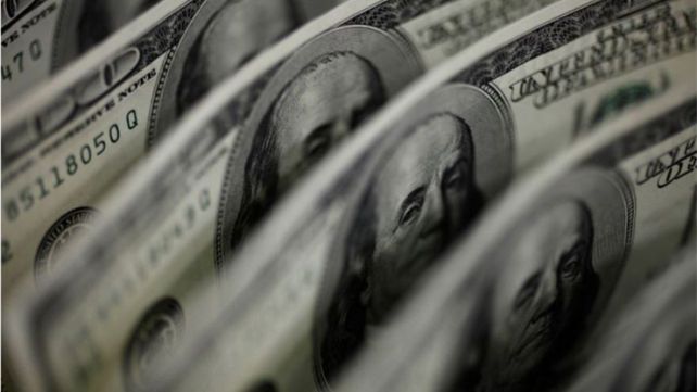 El dólar blue volvió a bajar este jueves