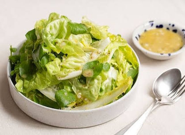 La lechuga acompaña muchas comidas en la Argentina. Ensaladas