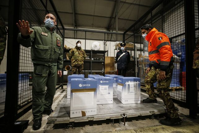 Distribución de la vacuna de Pfizer en Roma.