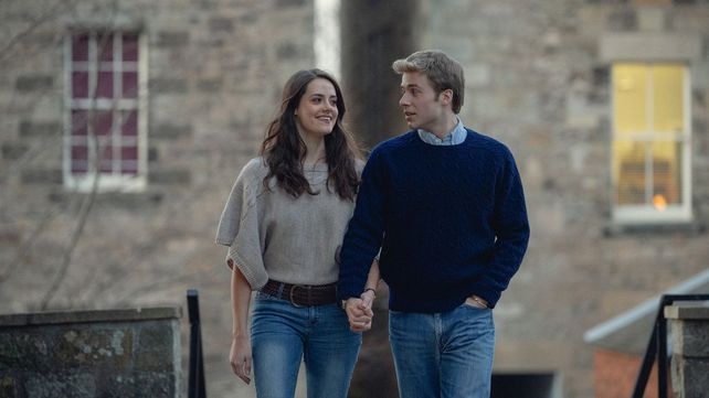 El príncipe William en la ficción, en los comienzos de su relación con Kate Middleton. 