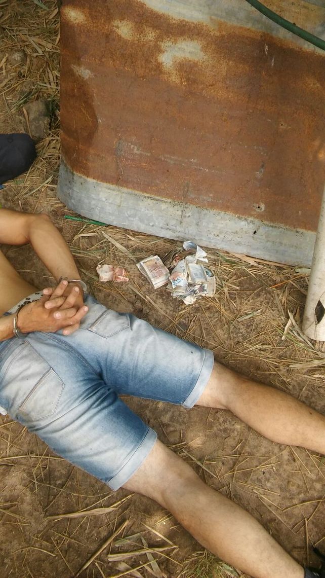Detenido junto a los pocos pesos que se llevó de la Tómbola. Foto PER.&nbsp;