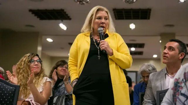 Dieron el alta a Elisa Carrió y regresa a Buenos Aires para seguir su recuperación