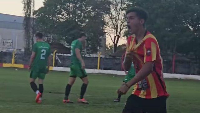 Gabriel Bender abrió la cuenta para Neuquén.