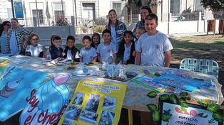 Soy el chef. Alumnos de la Escuela N°58 Emilio Hallam organizaron su puesto.