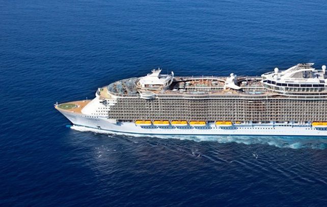 Murió una turista al caer de un crucero que viajaba de Honduras a Islas Caimán