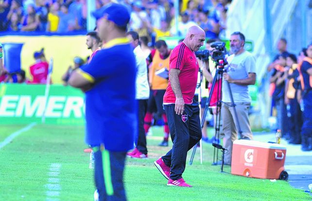 Llop ratificó la información sobre el llamado a De Felippe