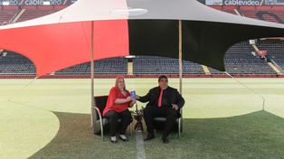 Diez parejas se casaron en el estadio del Club Atlético Colón