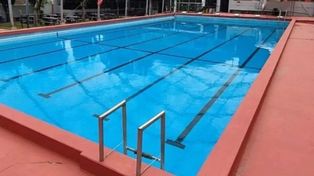 La pileta del Club Saladillo, donde falleció un menor tras ahogarse.