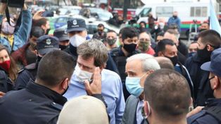 Policías de la bonaerense siguen la protesta y se niegan a hablar con el presidente