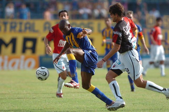 Paulo Wanchope fue uno de los goleadores de Central ante Colón en 2006.