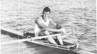 Un jovencito Demiddi, en su hábitat natural. El remo se hizo un lugar en los grandes deportes de la ciudad gracias a él.