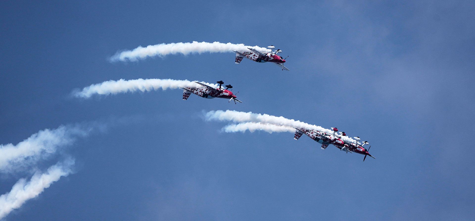 El equipo de Mark Jeffery realiza acrobacias aéreas durante la exhibición y conferencia internacional Wings India 2026 sobre aviación civil en el aeropuerto de Begumpet en Hyderabad, India, el jueves 29 de enero de 2026. (Foto AP/Mahesh Kumar A.) El equipo de Mark Jeffery realiza acrobacias aéreas durante la exhibición y conferencia internacional Wings India 2026 sobre aviación civil en el aeropuerto de Begumpet en Hyderabad, India, el jueves 29 de enero de 2026. (Foto AP/Mahesh Kumar A.)