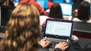 Creció el acceso a Internet en los hogares y cayó en las instituciones