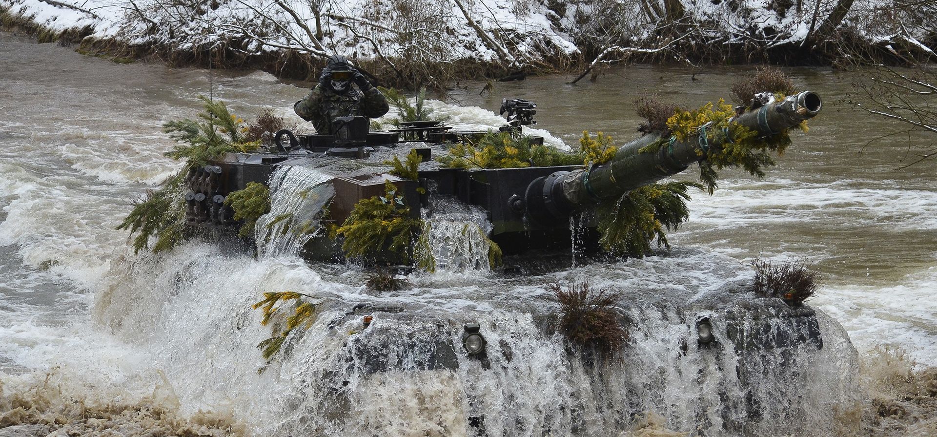 Tanques Leopard 2A4 en el campo de descanso militar en Zagan, Polonia, el 26 de enero de 2023. (Ministerio de Defensa de Polonia vía AP)