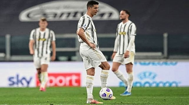 La Federación Italiana intimó a Juventus por querer fogonear la creación de la Superliga europea. 