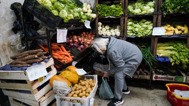 La verdulería como salvavidas en los barrios de Rosario