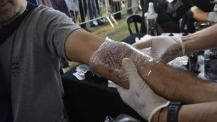 Las Malvinas, uno de los tatuajes más recurrentes en los estudios