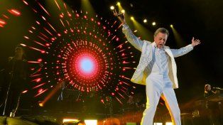 Palito Ortega se despidió de Rosario tras un emotivo show en Metropolitano