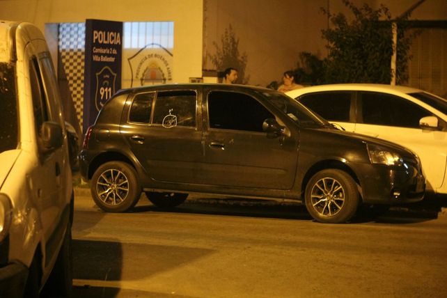 Baleado. El Renault Clio atacado. Los tres criminales están identificados.