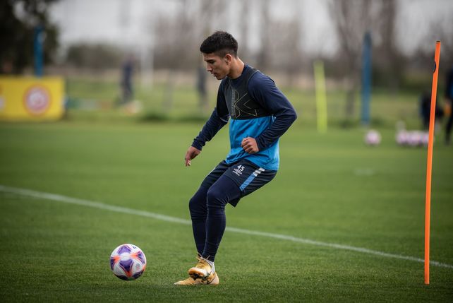 Kevin Ortiz es alternativa. El volante central ingresó pocos minutos frente a Inter de Porto Alegre.