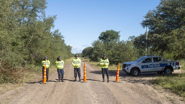 Allanamiento en la chanchería situada en un campo de la familia Sena