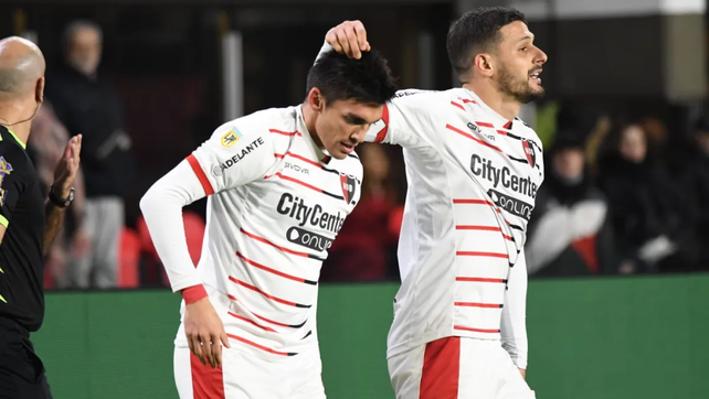 Newells ganó en La Plata y es único líder de la Liga